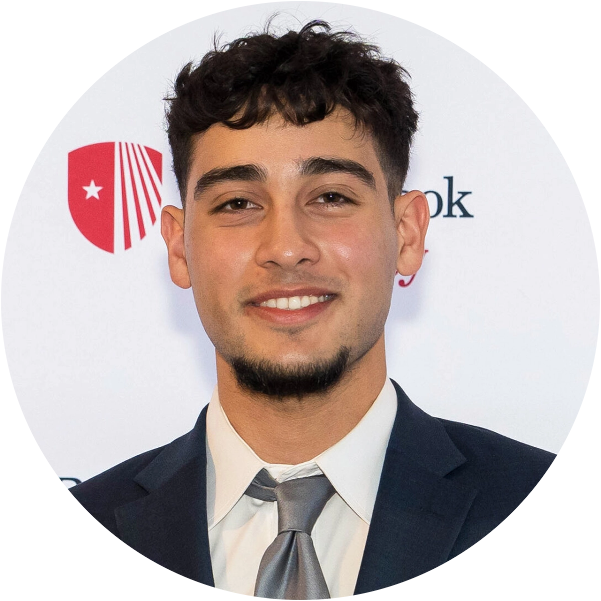 Victoria Lowe Headshot