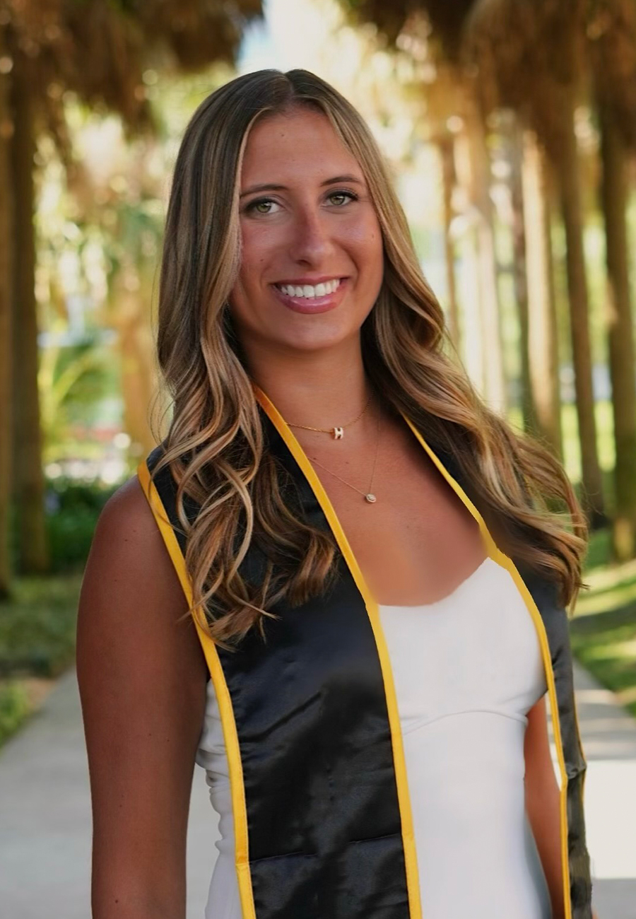 Hanna Harris Headshot