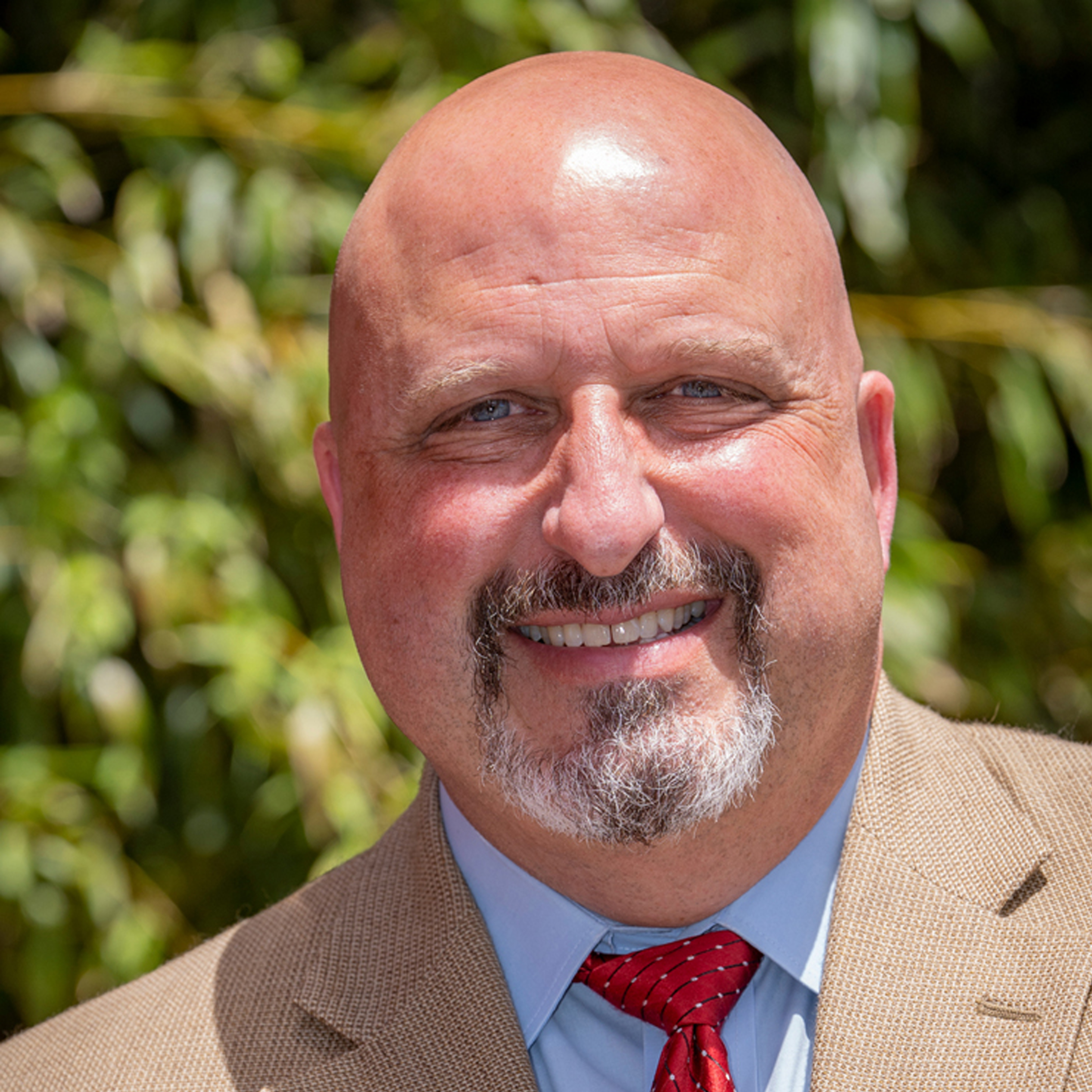 headshot of george volz